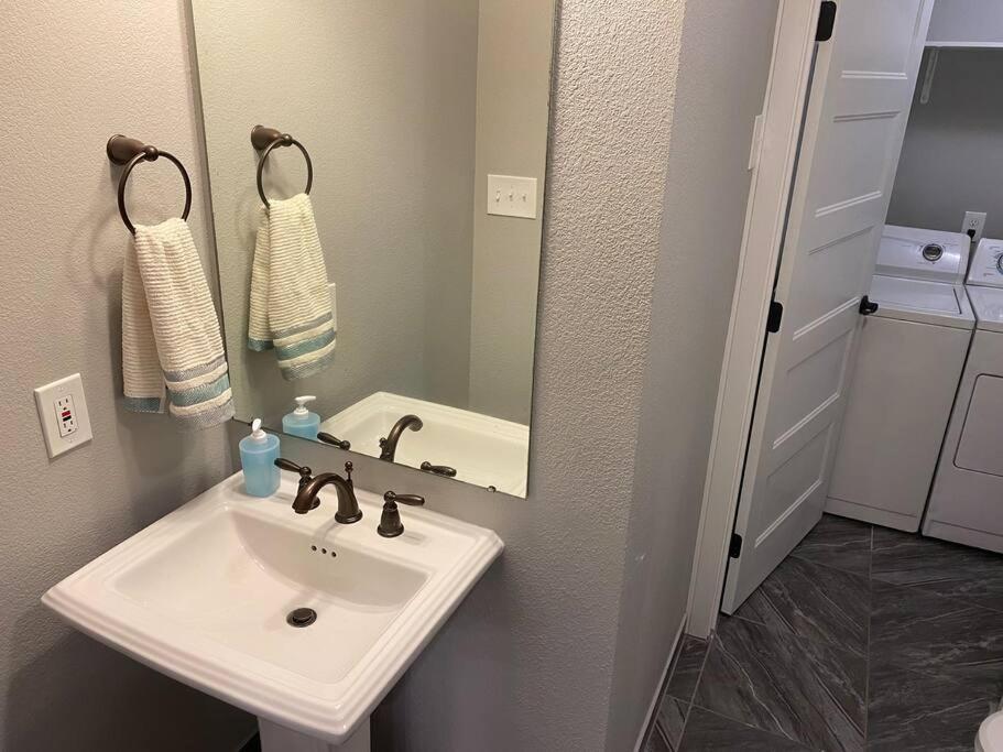 The Ocean'S Resort - Modern Amenities ガルベストン エクステリア 写真